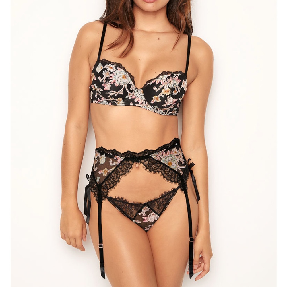 NWT Victoria’s Secret embroidered lingerie set